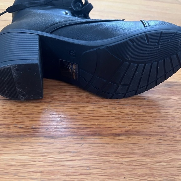 Wild Diva Black Lace-Up Combat Boots - 7.5 Women’s - Picture 10 of 14